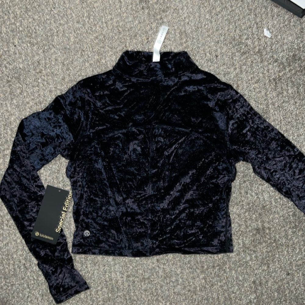 Lululemon aligned mock neck black size 10, new with tags never worn